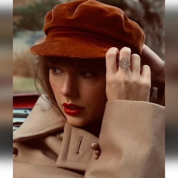 Taylor Swift Inspired Red Album Ring (Taylor's Version) - Picture 3 of 7